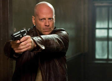 Silah Tutan Bruce Willis
