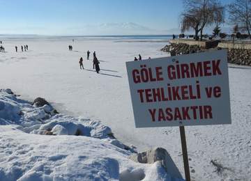 Göle girmek yasaktır