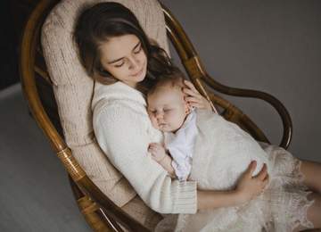 Uyuyan Anne ve Bebeği