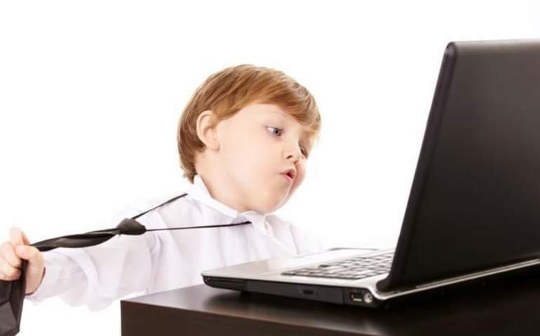 bilgisayar ve çocuk
